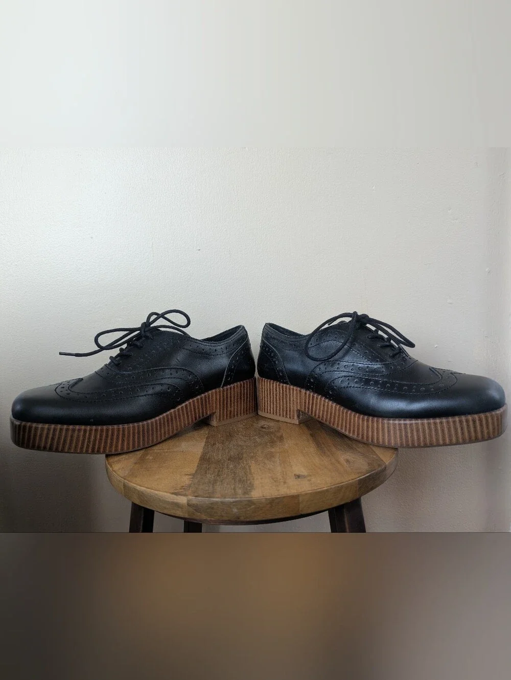Kelsi Dagger Brooklyn Crest Platform Oxford Loafers, Black (SIZE 39/8.5)